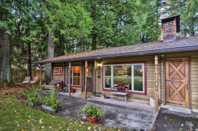 Cozy Mt Hood Cabin with Fire Pit - Hike, Ski and Golf!